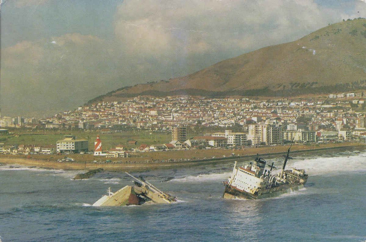SA Seafarer, wrecked on reefs at Mouille Point